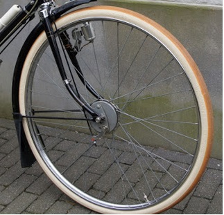 1956 tweekleurige band 1.jpg