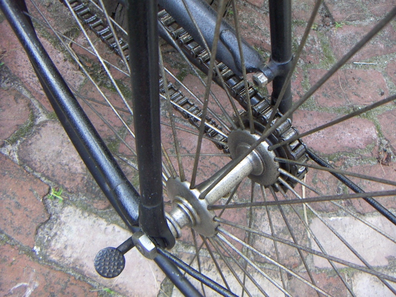 spaken recht naar de naaf