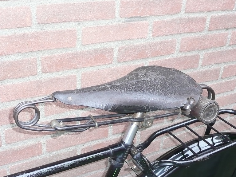 brooks zweefzadel.jpg