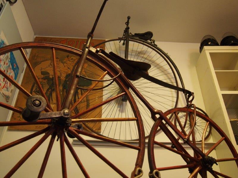 en bij mij thuis in de werkkamer. Dan is die hoge bi opeens heel modern!