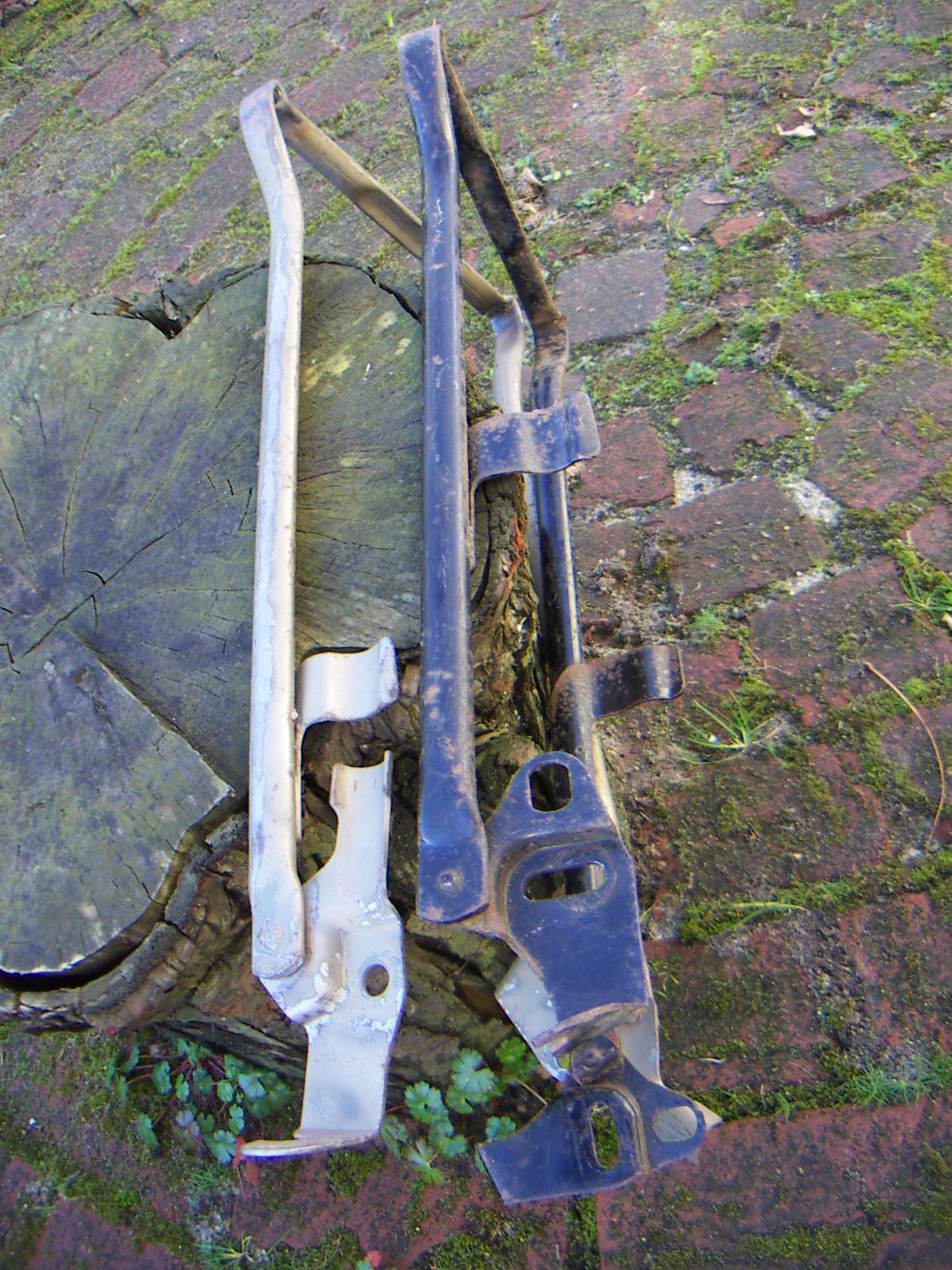 twee Standaards door Gazelle gemaakt