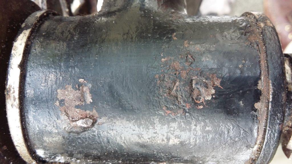 bracket met onduidelijke ingeslagen nummers