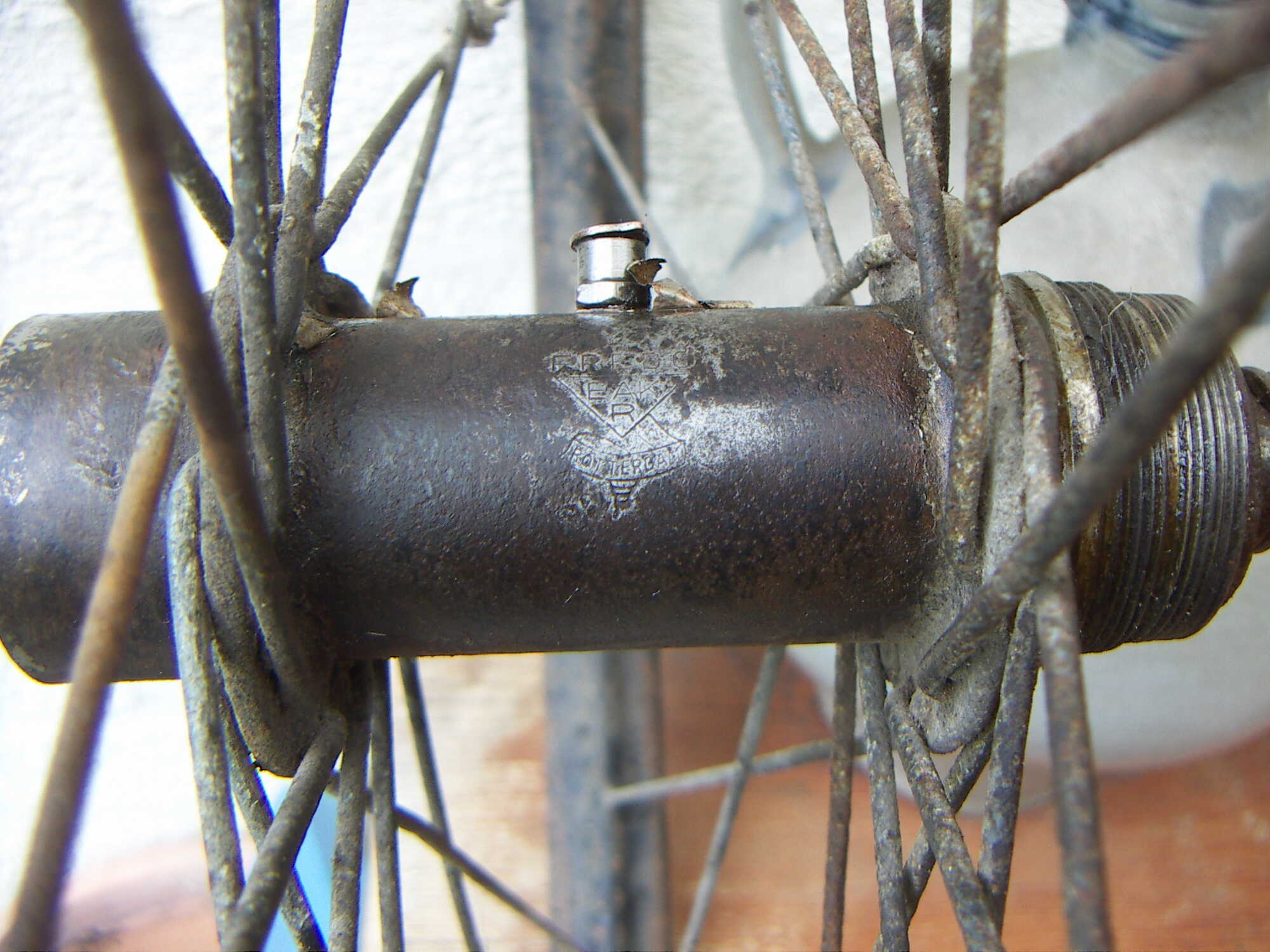 Naaf met schroefdraad