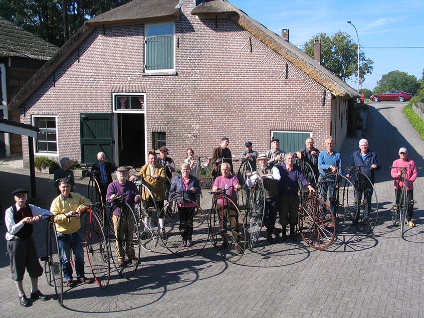 hoge bi dag lo res.jpg