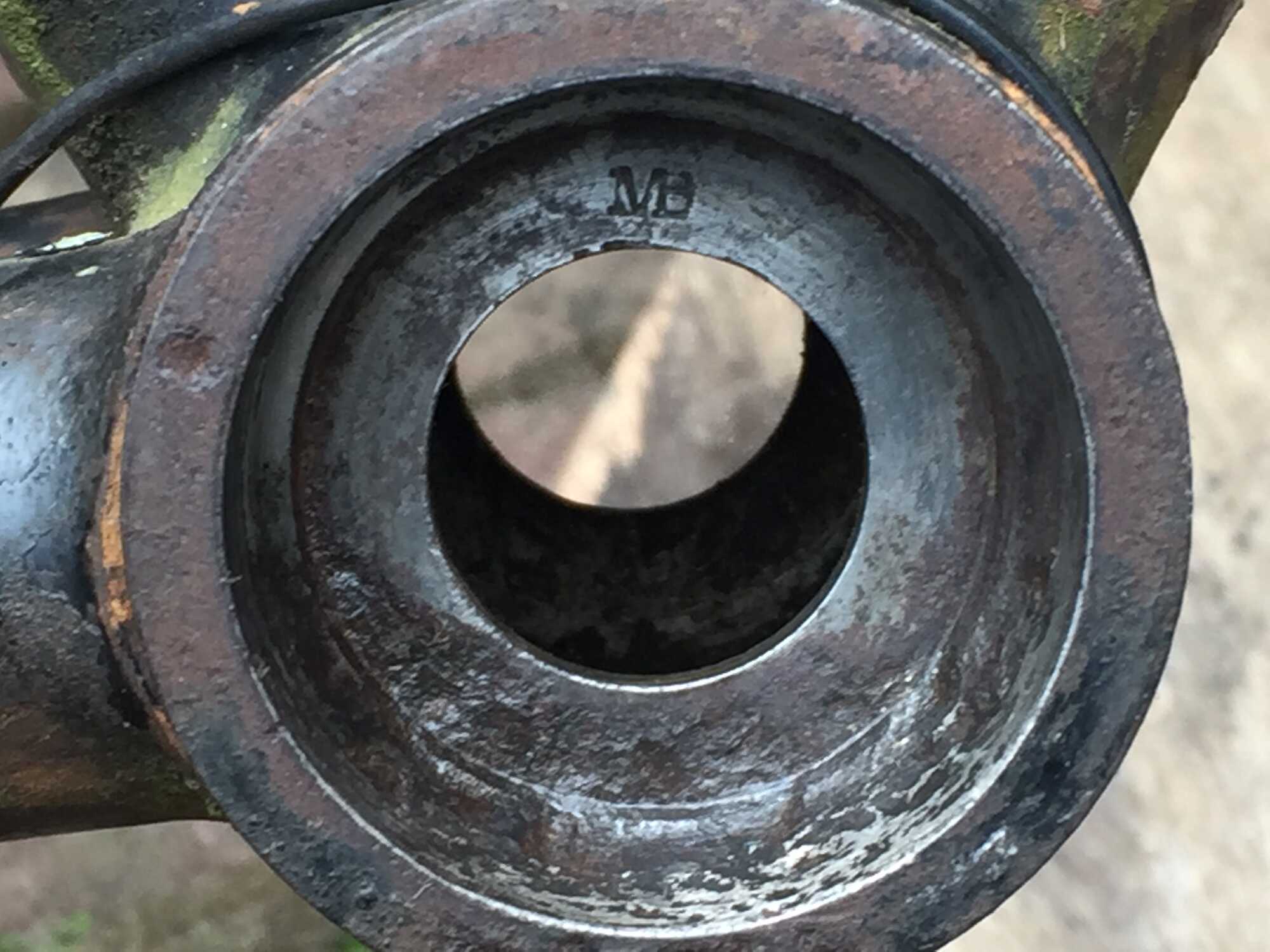 Cup trapas met MB eringeslagen