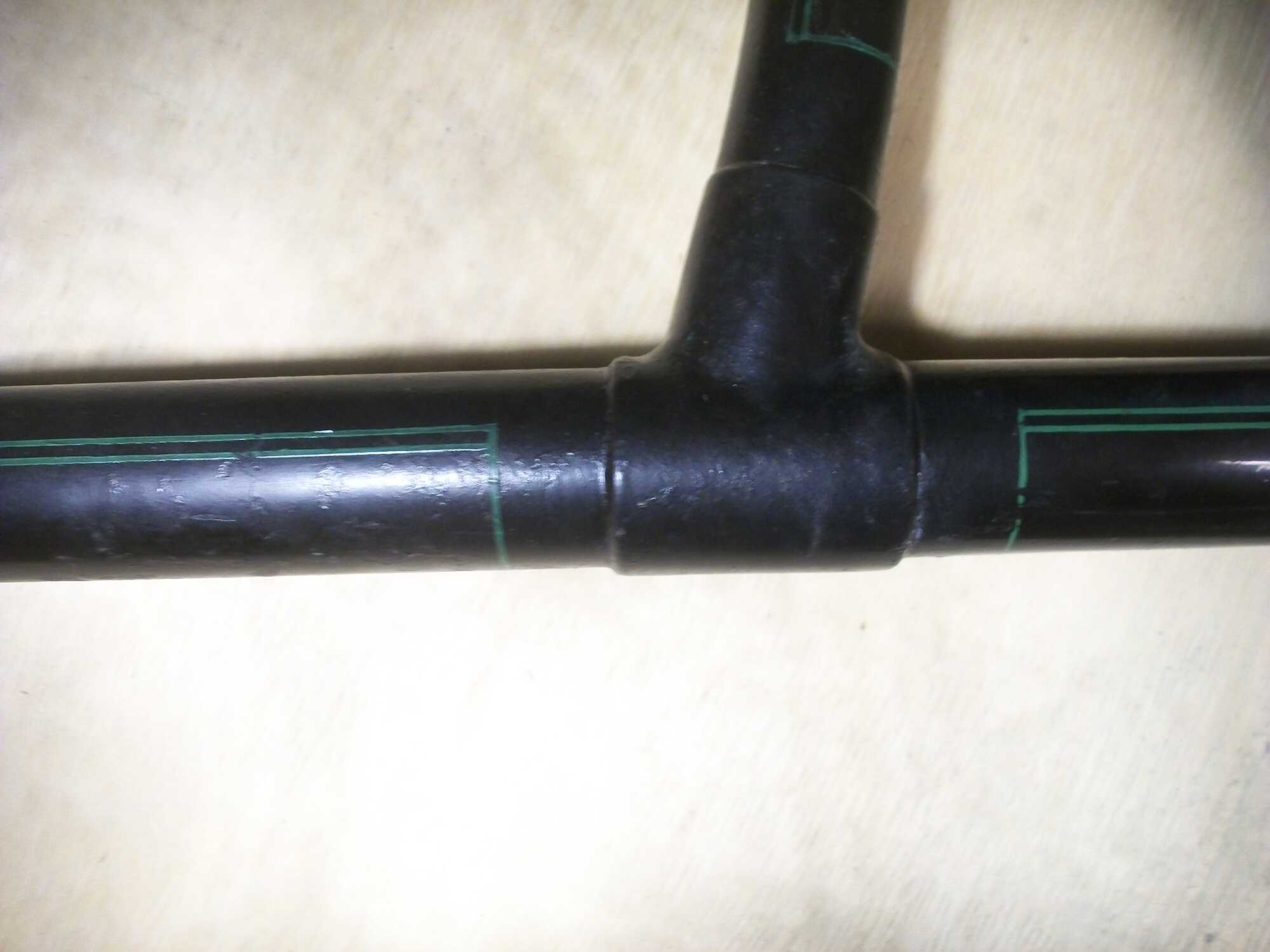 rechts is originele bies, links is namaak