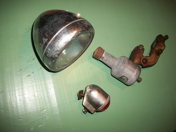 De verlichting die op de fiets zat