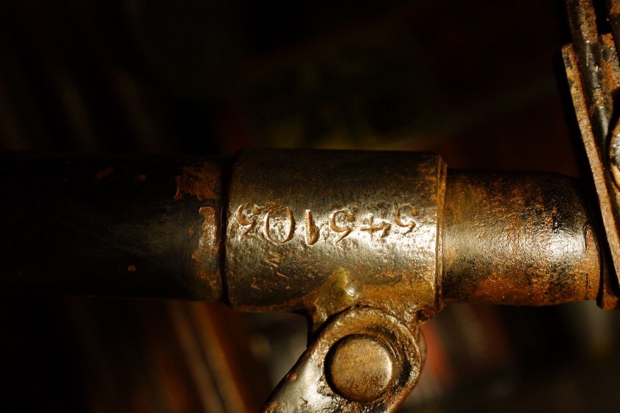 PON logo ingeslagen (rechts van het frame nummer)