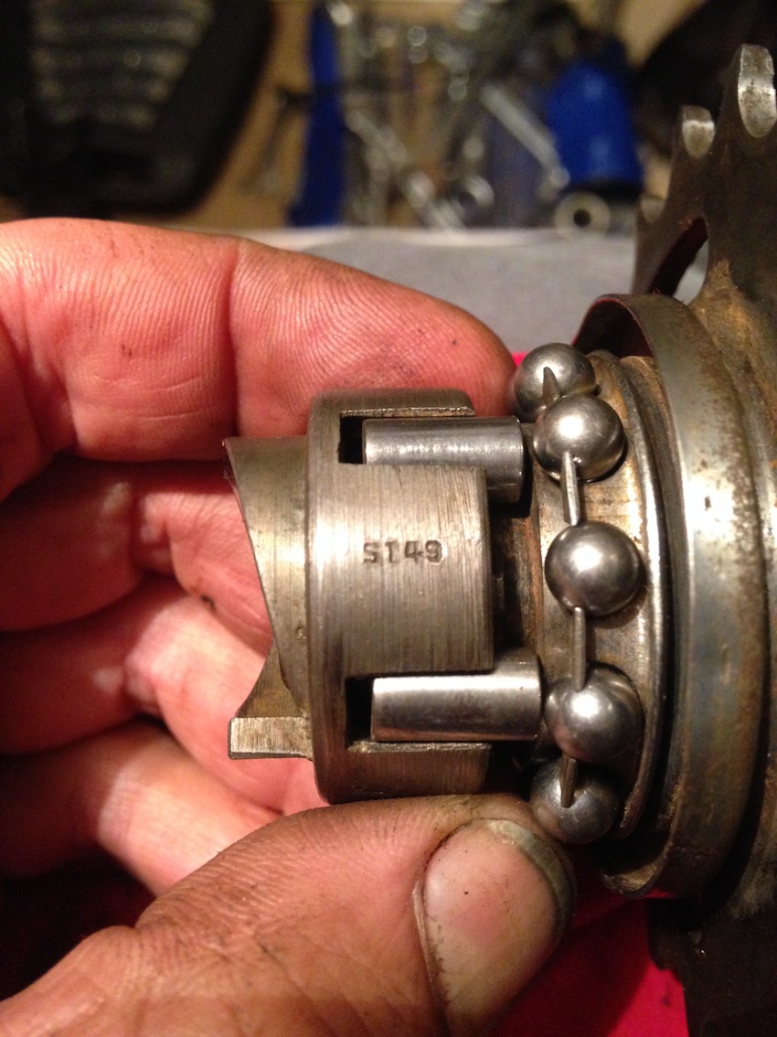 Styria onderdeel, gemarkeerd: ST49 (vermoedelijk Styria 1949).