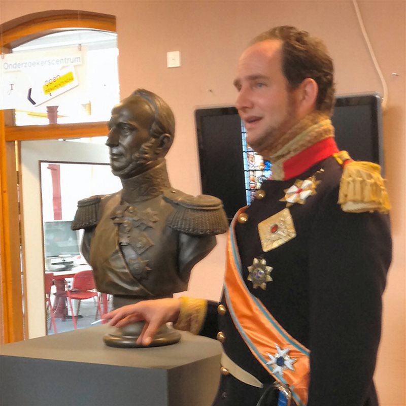 de acteur die op de fiets gaat rijden!