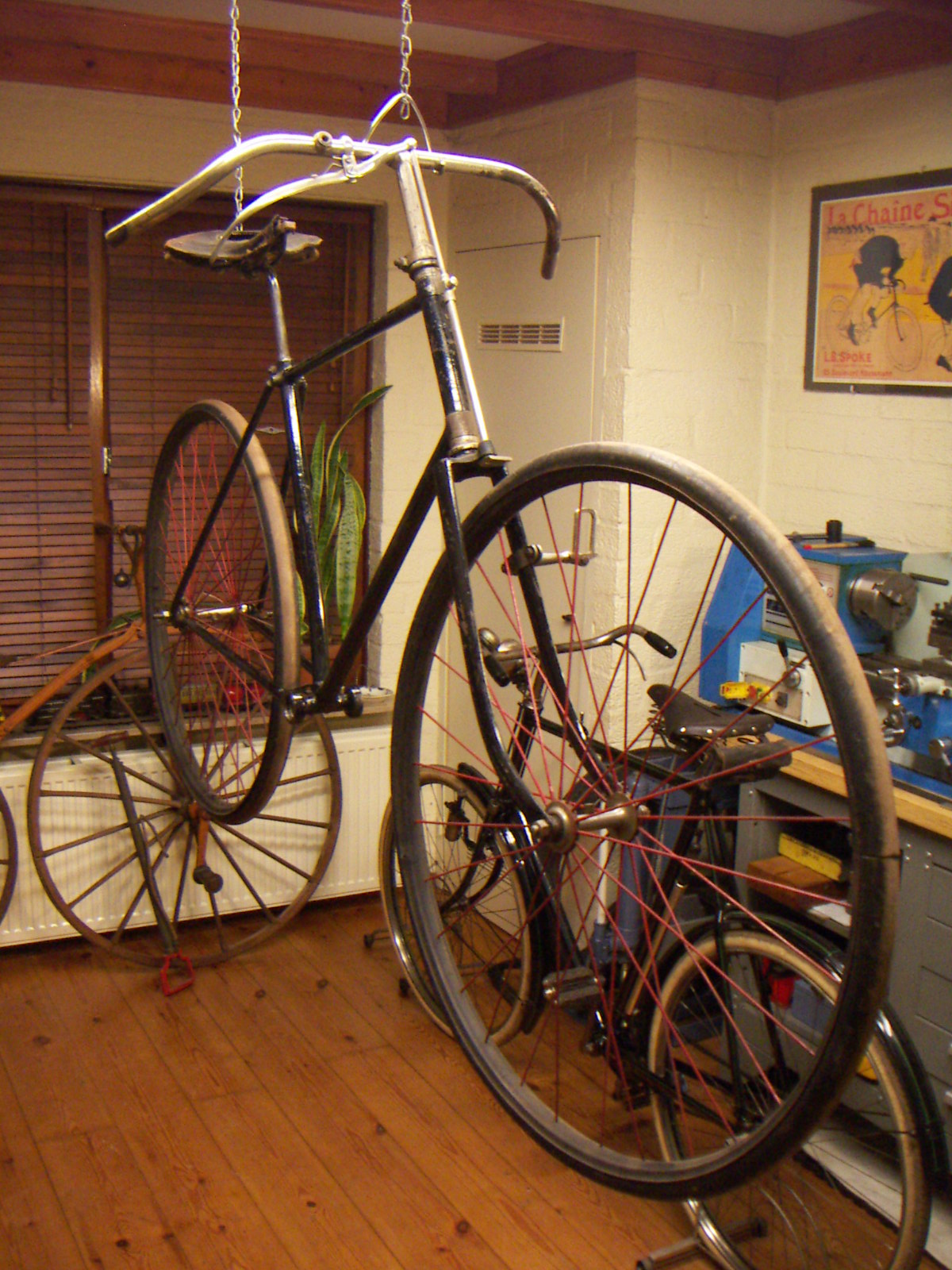 De safety bij mij in de takels. De trapas is al uit elkaar maar het stoere race uiterlijk is goed zichtbaar