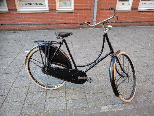 En afgeleverd bij mijn zusje. heeft ze eindelijk haar omafiets