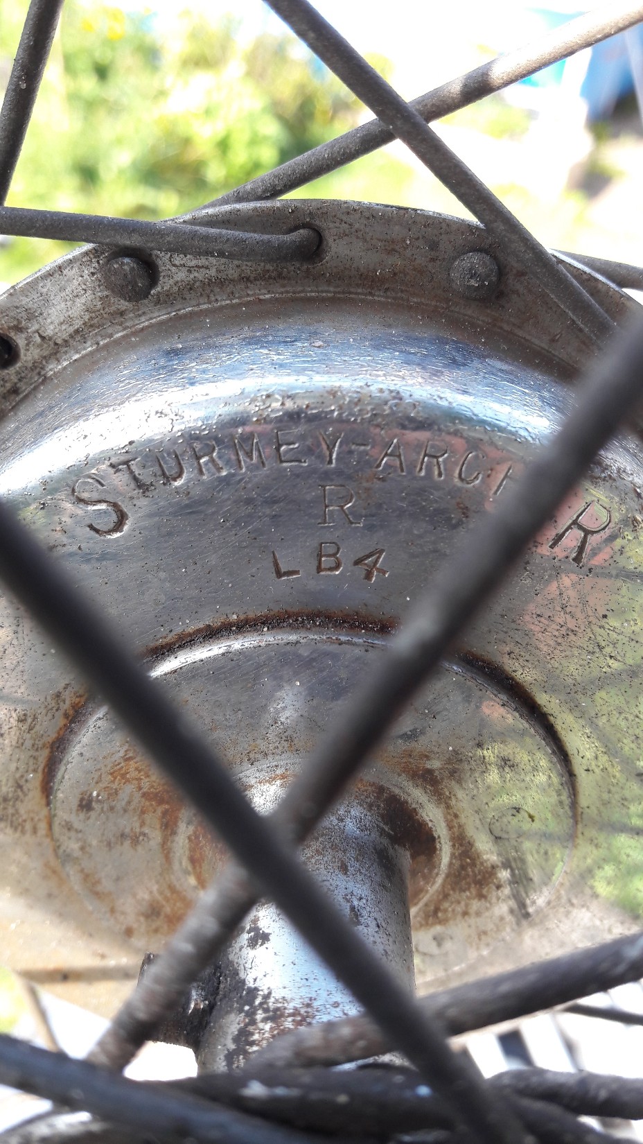 Naafhuls achter met code R-LB4