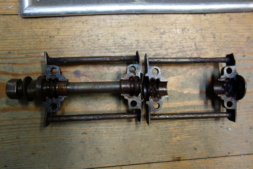 opengeklapt in twee delen