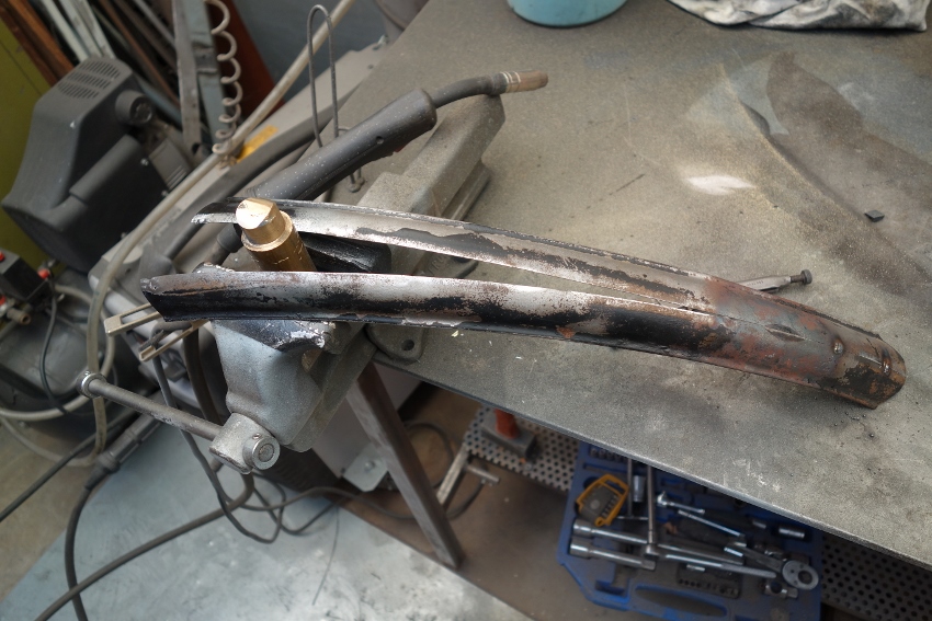 lassen op een messing ondergrond