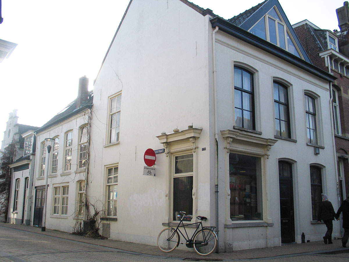 fabriek van Damen small.jpg