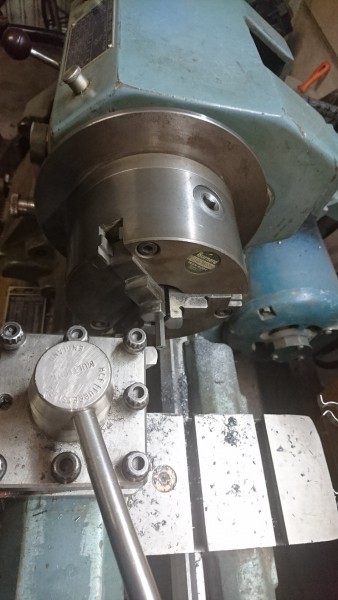 Let ook op mijn mooie 'nieuwe' draaibank...