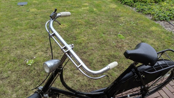 Stuur en deel fiets.jpg