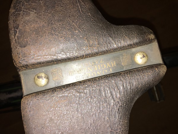 Met enkele stang en houten onderplaat