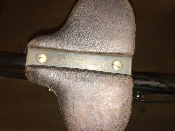 Met enkele stang en houten onderplaat