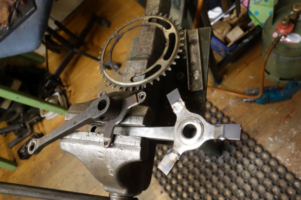 Fongers crank van tandwiel los geslepen.JPG