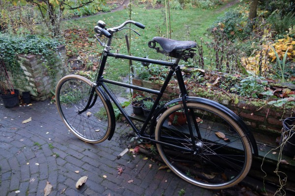 Fongers bijna rijdend.JPG