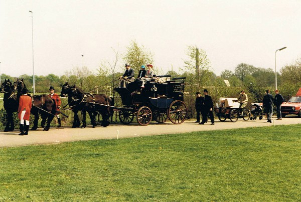 Optocht ter gelegenheid van het 150-jarig bestaan van ons dorp, ruim dertig jaar geleden.