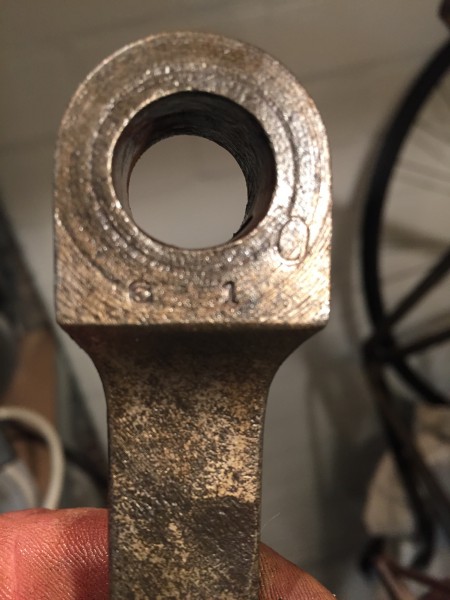 Een 6 1 en O in de linkercrank