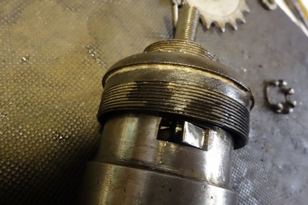 1 SA X afstand pallen.JPG (432.84 KiB) 6324 keer bekeken kleine ruimte tussen pal en deksel