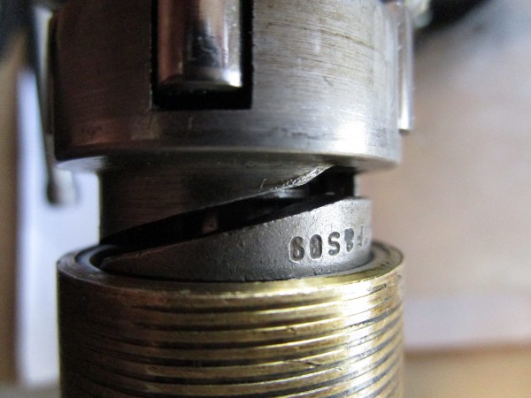 Juncker kruisframefiets revisie, remmantelvet op deze schuine drukvlakken.JPG