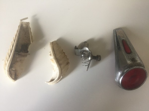 Achterlicht Union gescheurd plastic.jpg