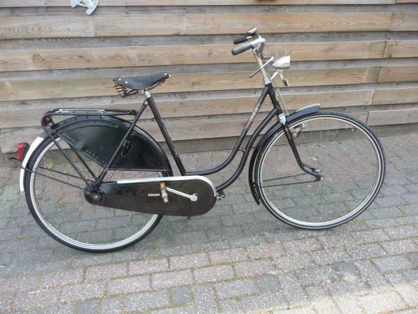 UNION zwanehals frame, HK Nw A'dam (1).jpg