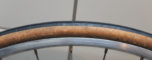 Fabrikaat logo Radium.jpg