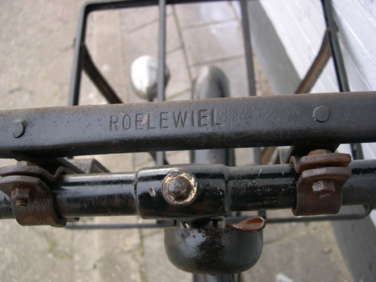 Roelewiel bovenop in plaats van voorkant.