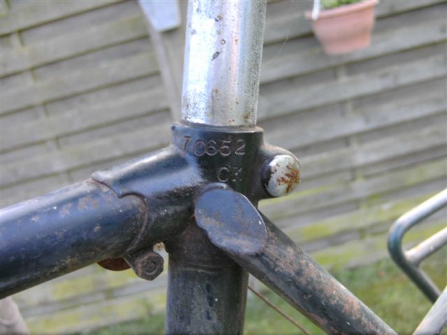 Van welk jaar dateerd deze Engelse fiets ??