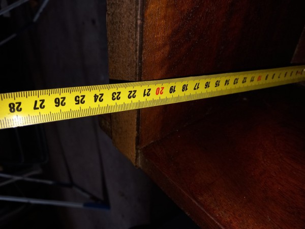 de inwendige hoogte is 215mm