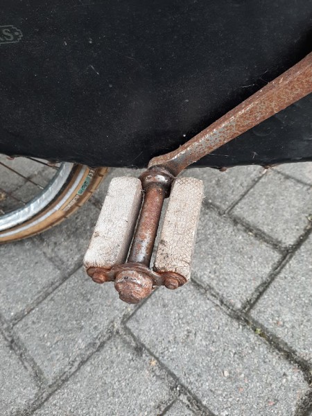 D60 pedaal.jpg