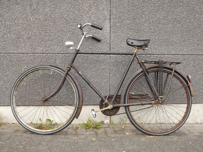 Raleigh bicycle (3).JPG