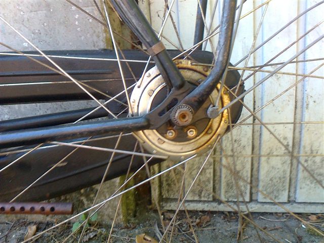 hier is hij dan de Dyno Hub  (1952 )