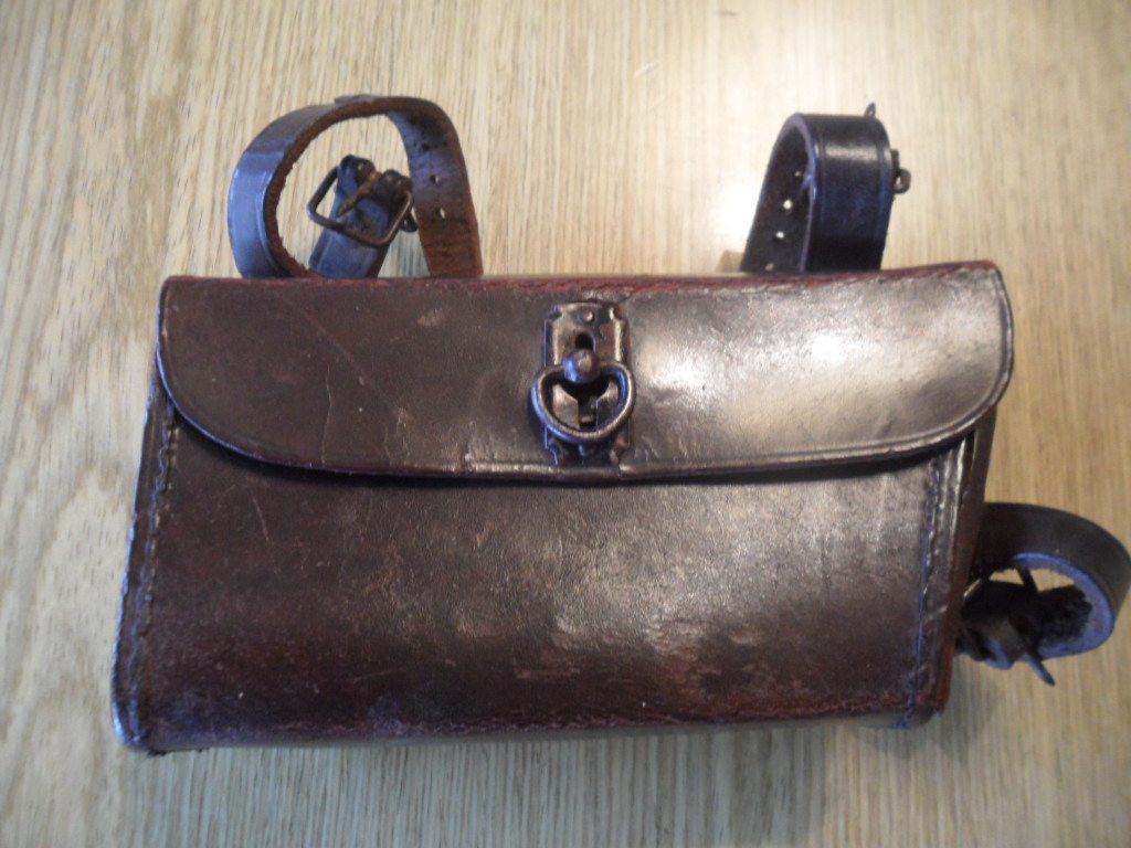 tasje 1944 front.JPG