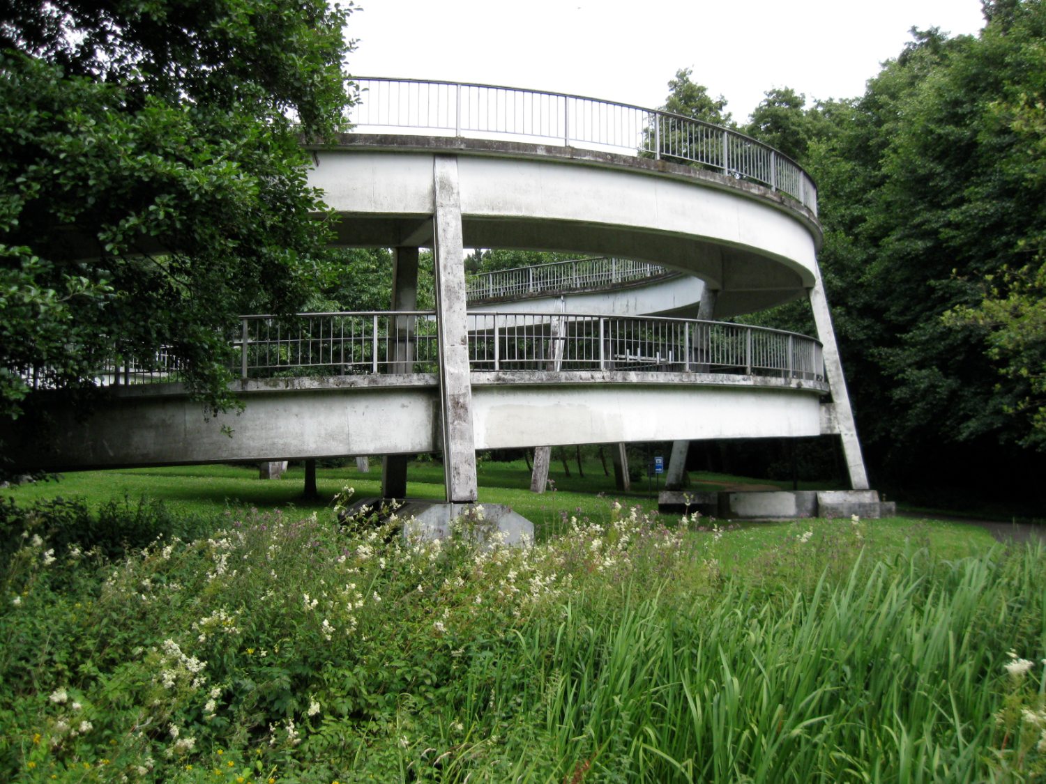 Mezerikstraat - Europalaan, Genk, Fietsspiraal.jpg