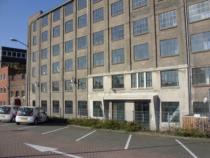 achterkant stationzijde