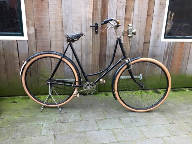 1915 / 93678 / Nederland.