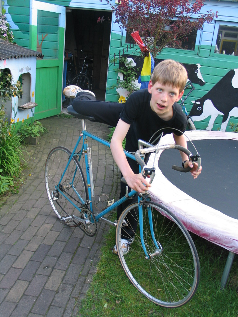 details cornelo ca 1976 010.jpg