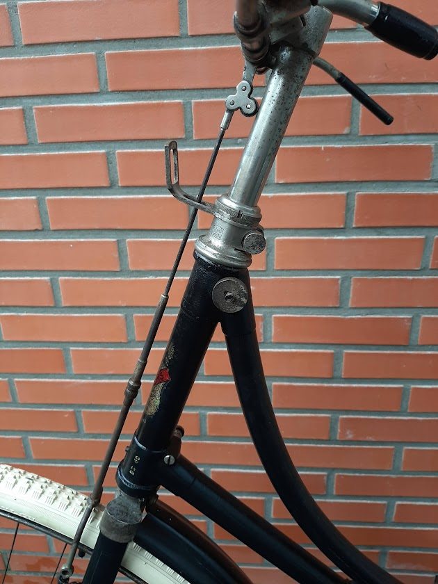 DZ 1919 gerest. balhoofd links.jpg