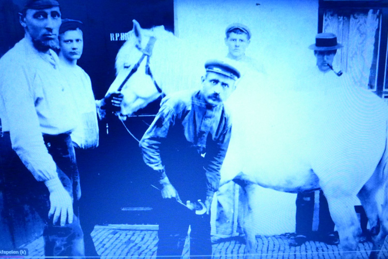 Gebroeders Pekelder aan het werk