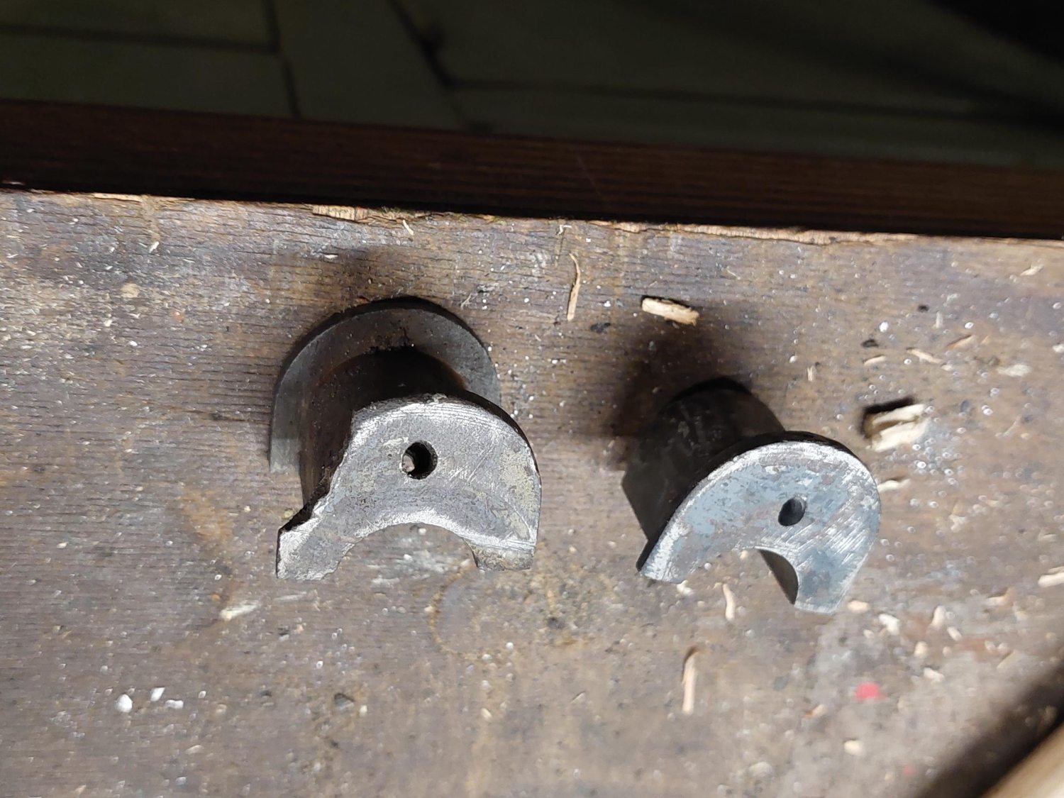 gietijzeren lagerblokjes met smeergaatje