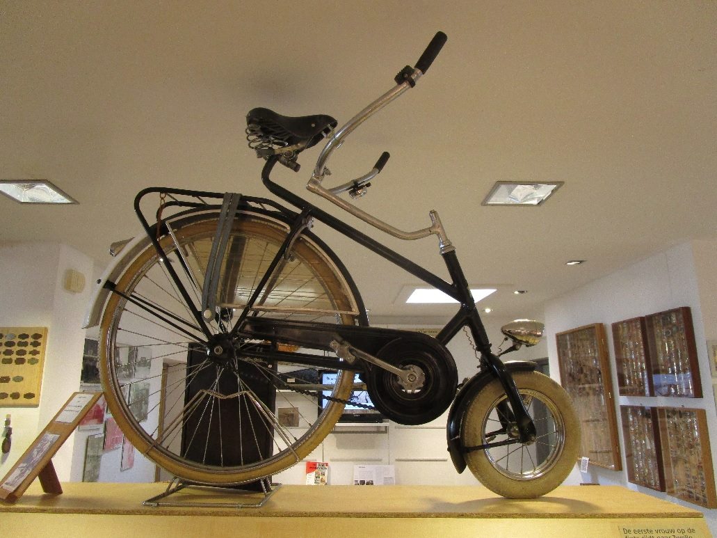 Kerkplein Ommen, 'Union Strano' - Replica Arie Broekmaat, WtC 2023 S.jpg