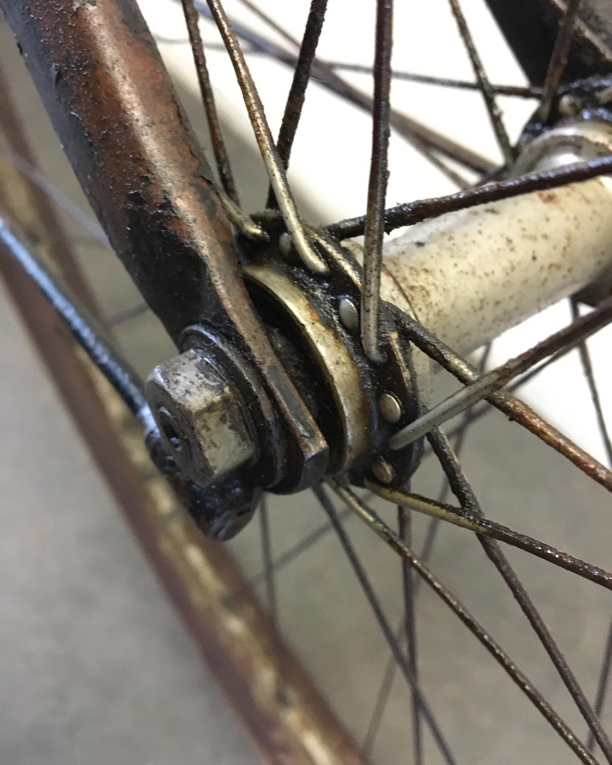 Onaangeroerde dubbel butted spaken op een Fongers uit 1919