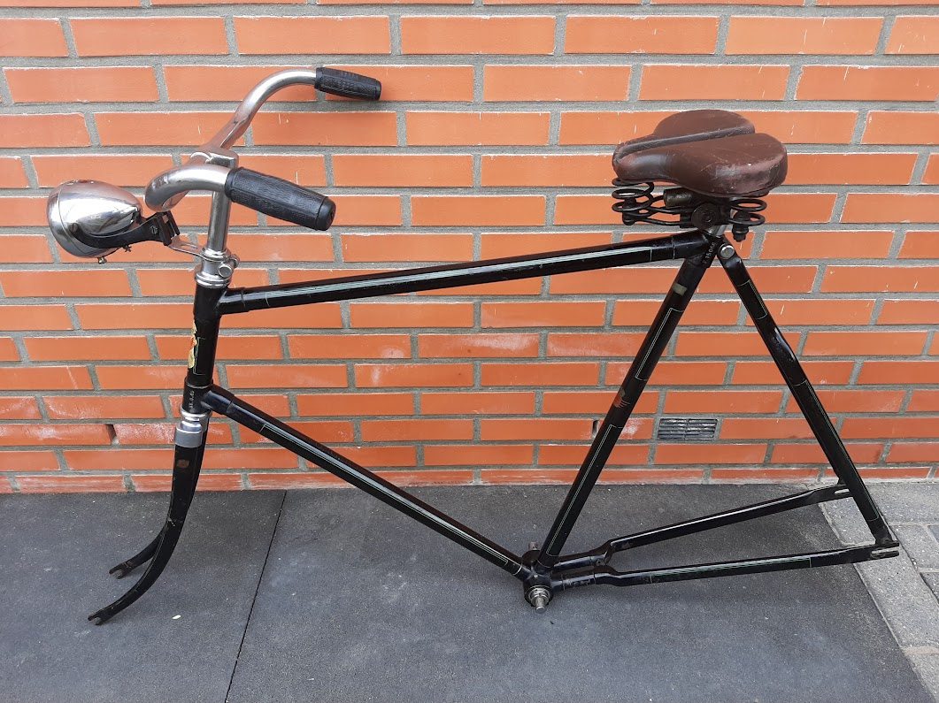 BB60 frame rechts.jpg